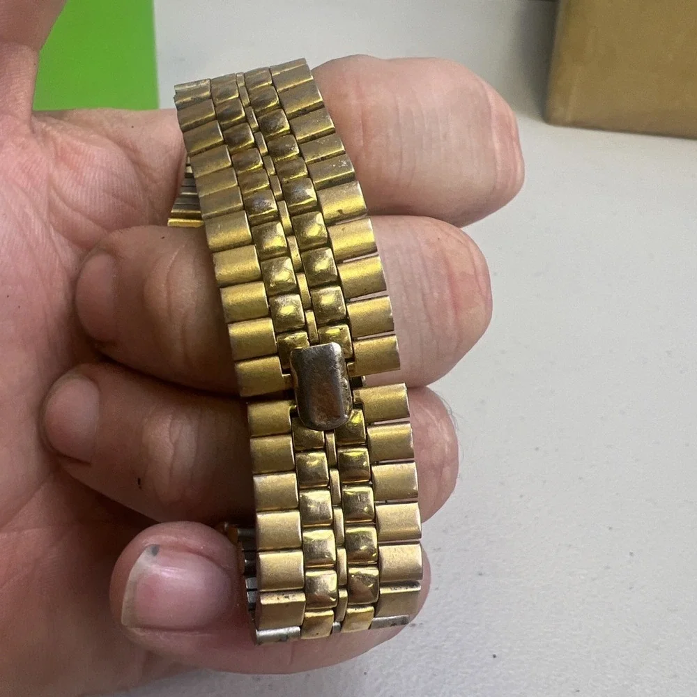 Vintage Benrus Watch Diamond‎ Quartz Needs Battery As Is